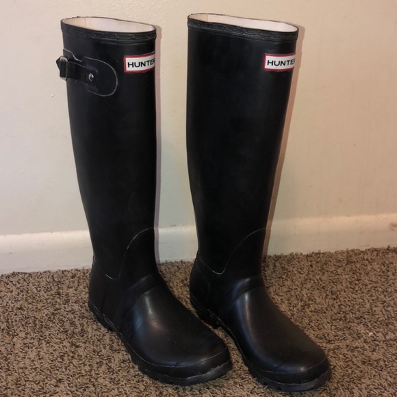 Hunter Shoes - Hunter Original womens black rainboots w/ buckles
